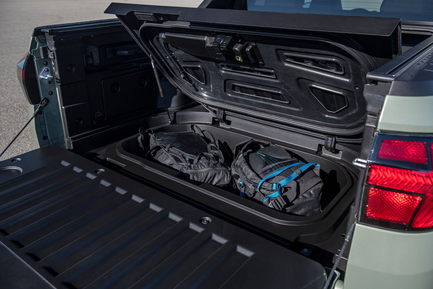 hyundai2022santaCruz1031d.jpg